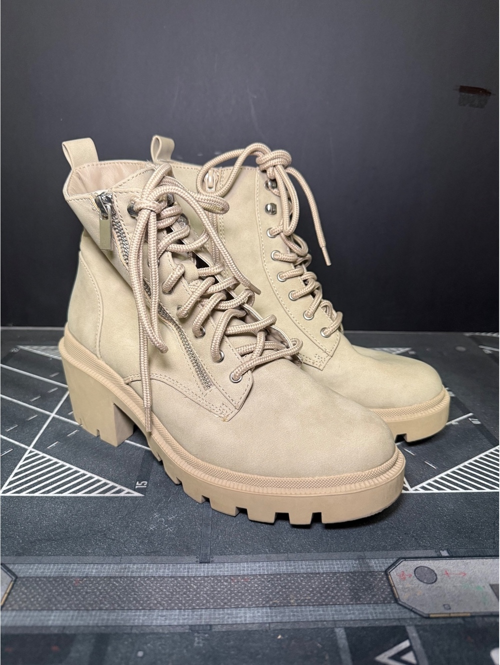 Esprit Women’s Beige Lace Up Combat Boots Size 8M Chunky Heel